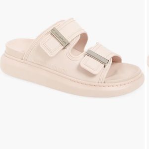 Alexander McQueen Oversized Slide Sz 38 - Tea Rose / Silver